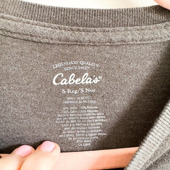 Cabela's Gray Cheektowaga NY Tee Shirt sz Small - Picture 3 of 4